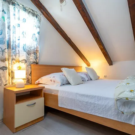 Donadina-dalmatian Heritage House Appartamento *