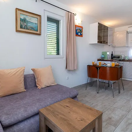 شقة Apartman Donadina-Dalmatian Heritage House