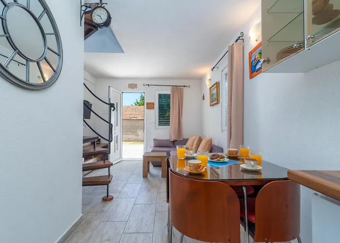 Donadina-dalmatian Heritage House * 特罗吉尔