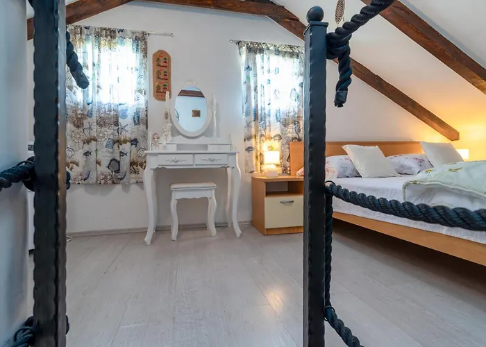 Donadina-dalmatian Heritage House 特罗吉尔