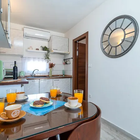 Apartment Donadina-dalmatian Heritage House
