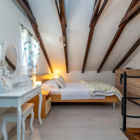 Donadina-dalmatian Heritage House *
