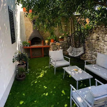 Donadina-dalmatian Heritage House Apartment *