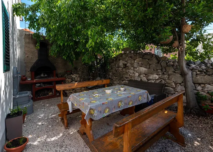 Donadina-dalmatian Heritage House Daire Trogir